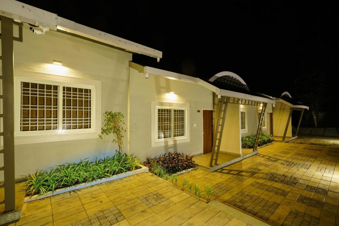 Windale Resorts Pooppara Екстер'єр фото